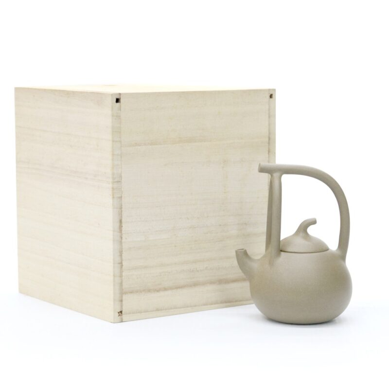 Duan Ni Beige Clay Guard Handle Teapot